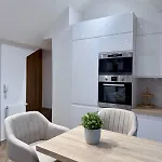 Modern Cocoon Under Roof Parking Close To Tram Apartment
