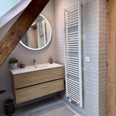 Modern Cocoon Under Roof Parking Close To Tram * Straatsburg